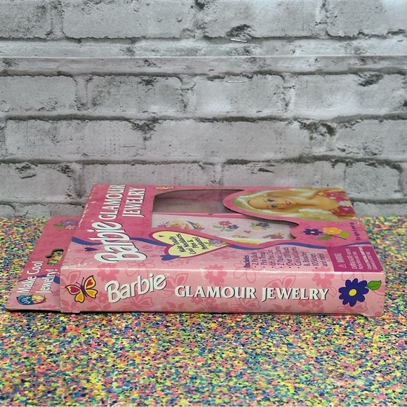 Barbie GLAMOUR JEWELRY Kit Necklace Vintage 1995 Stickers Charms Beads Pins - Picture 5 of 8
